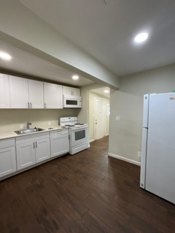 2533 W Southcross Blvd #2 - Photo 2 of 14