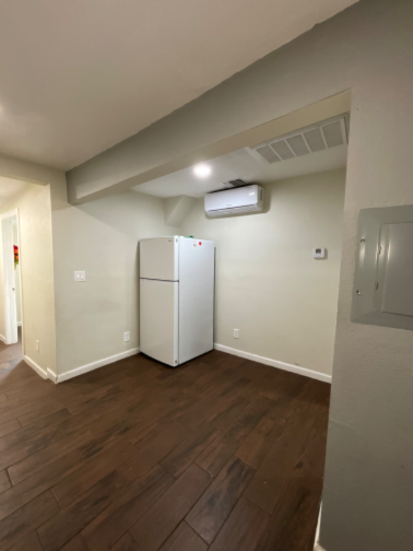 2533 W Southcross Blvd #2 - Photo 4 of 14