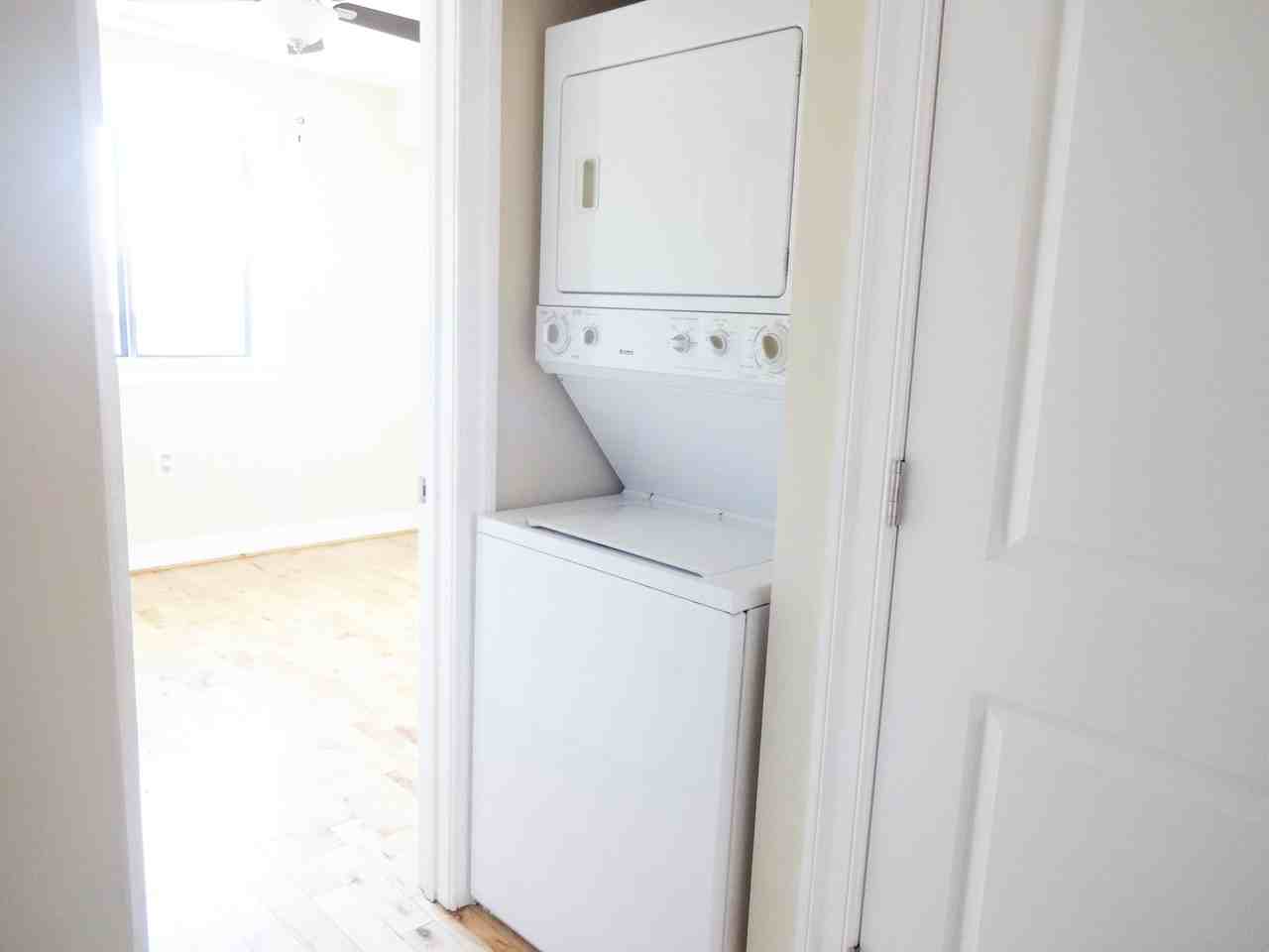 310 Atlantic St Se #303B - Photo 2 of 7