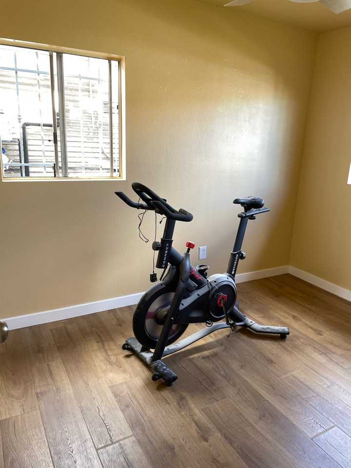 531 Sampson St - Photo 2 of 8