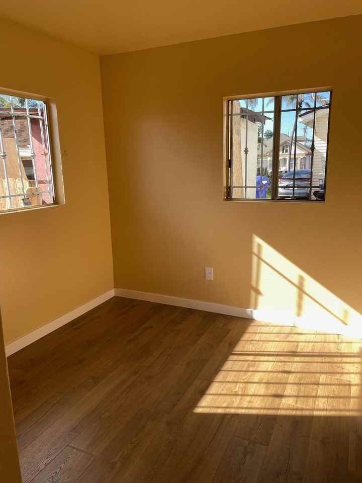 531 Sampson St - Photo 6 of 8