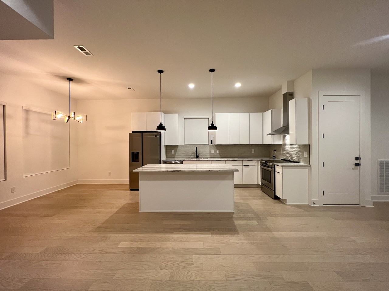 3219 Curtis St #NA - Photo 2 of 24