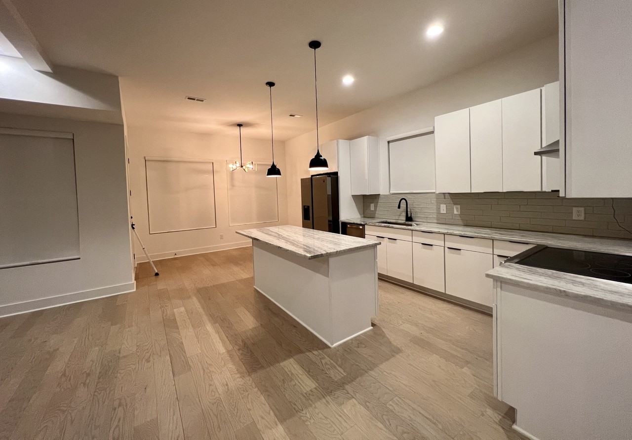 3219 Curtis St #NA - Photo 3 of 24