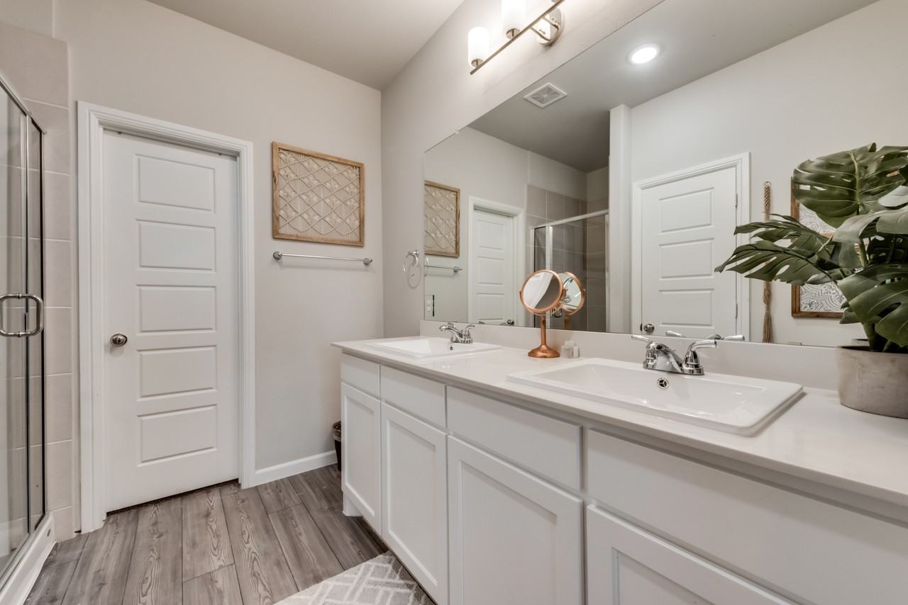 1568 Glacier Rdg #NA - Photo 2 of 16