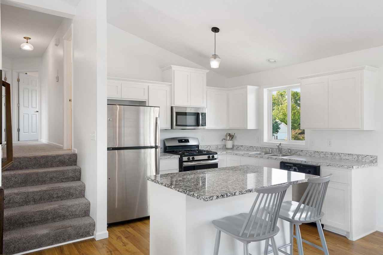 935 Breckenridge Ln #NA - Photo 2 of 26