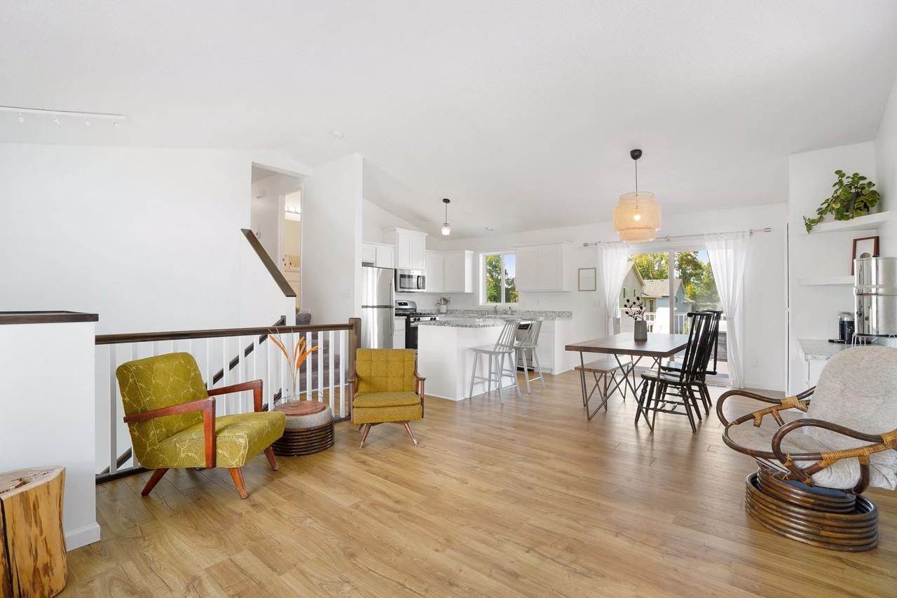 935 Breckenridge Ln #NA - Photo 3 of 26