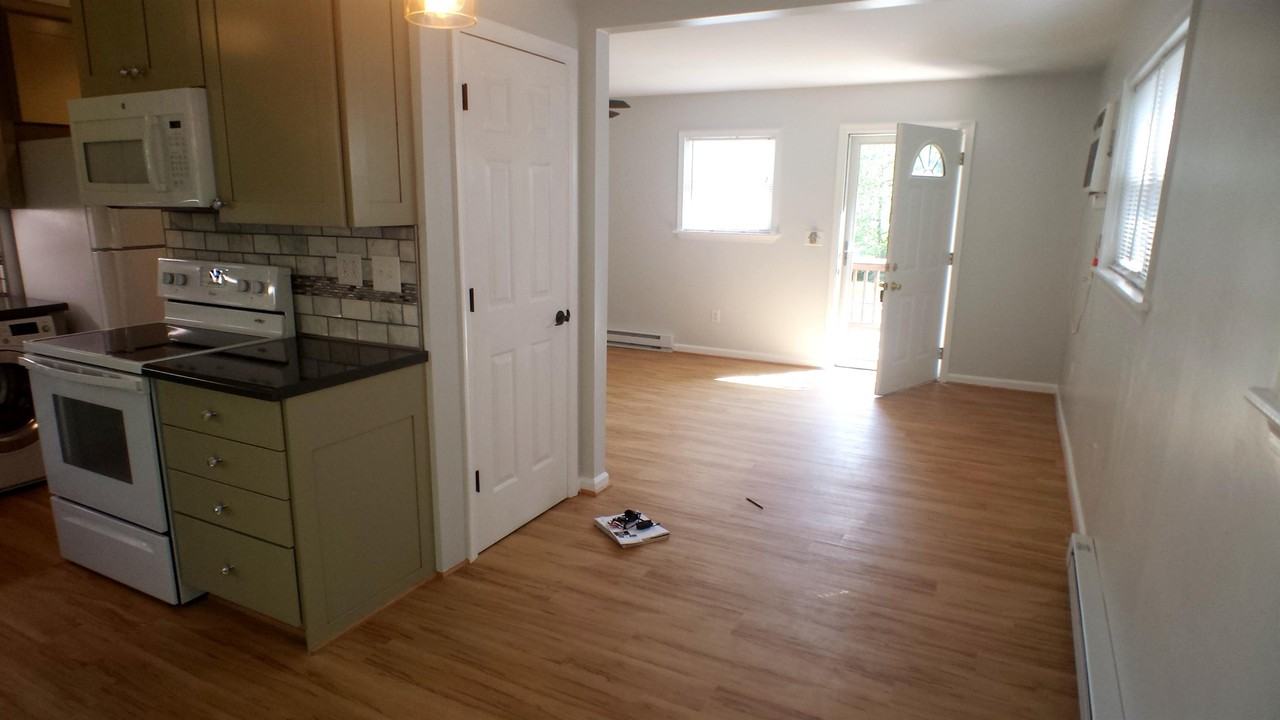 1413A Hampton St #A - Photo 2 of 17