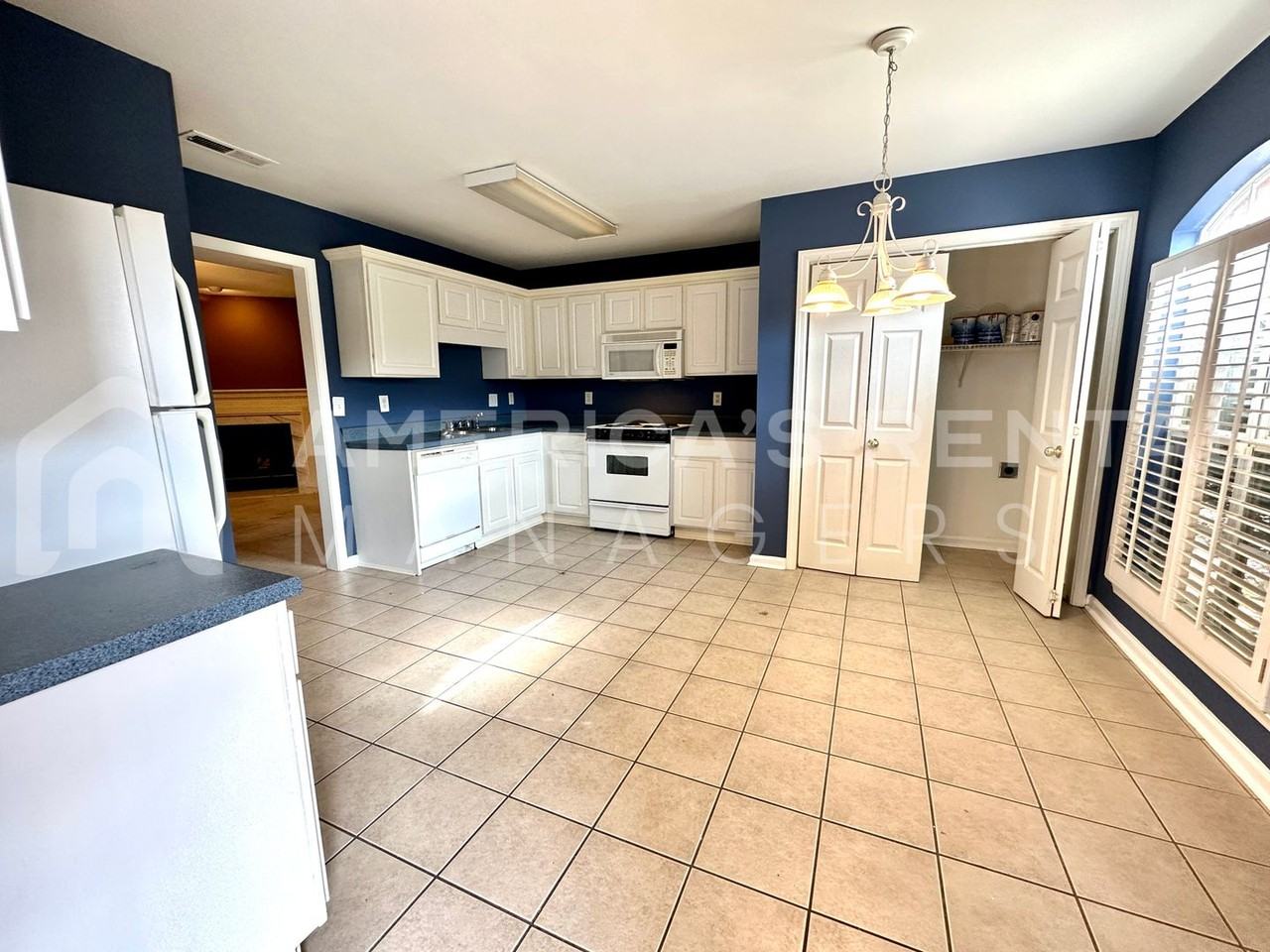 165 Rocky Ridge Dr - Photo 3 of 17