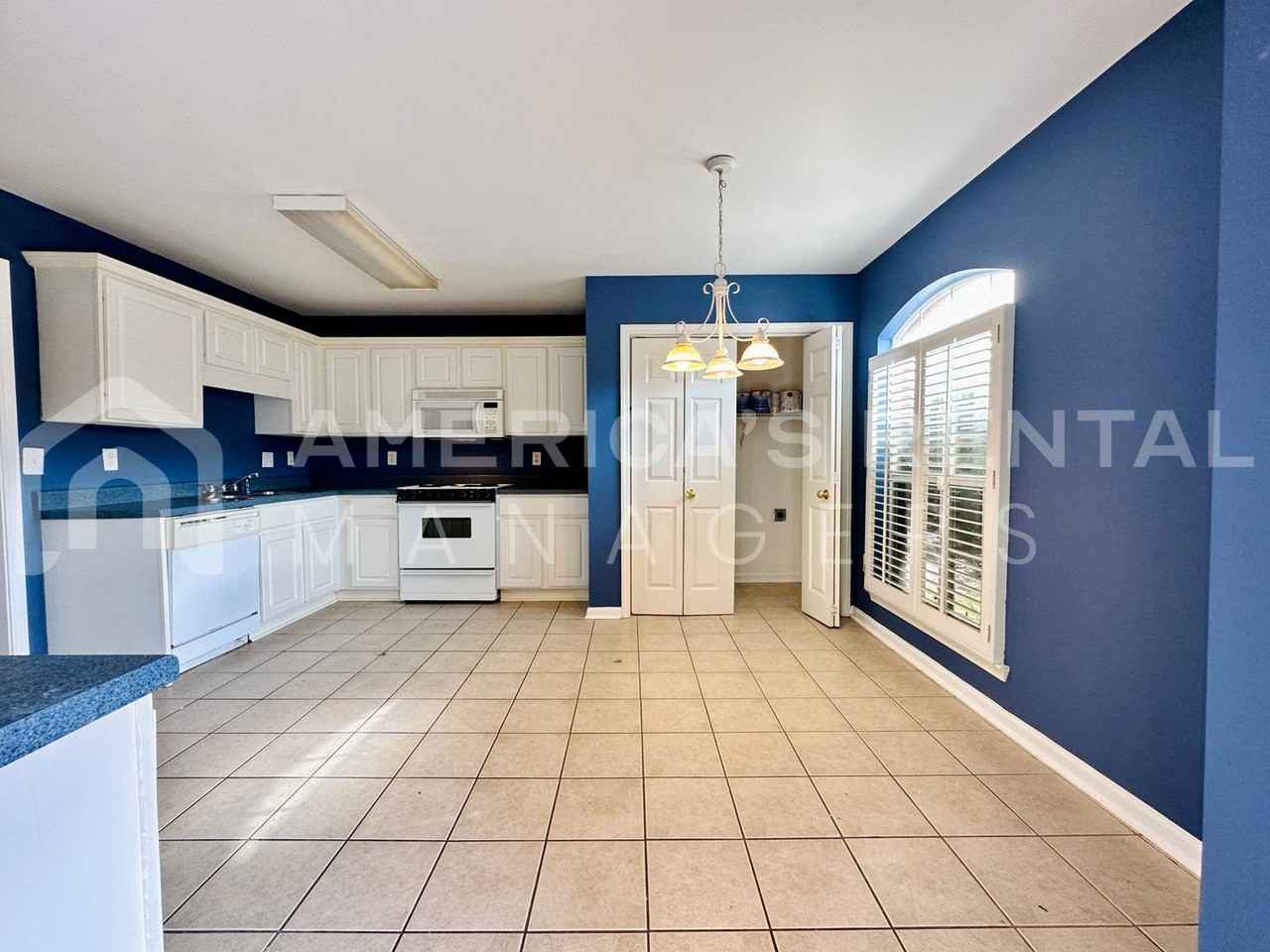 165 Rocky Ridge Dr - Photo 4 of 17