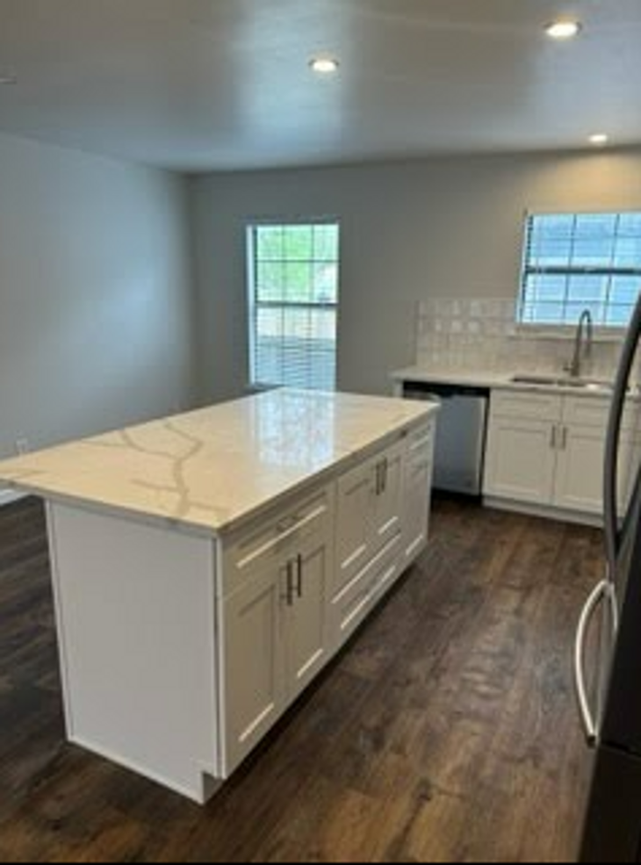 4520 Speedway - Photo 6 of 20