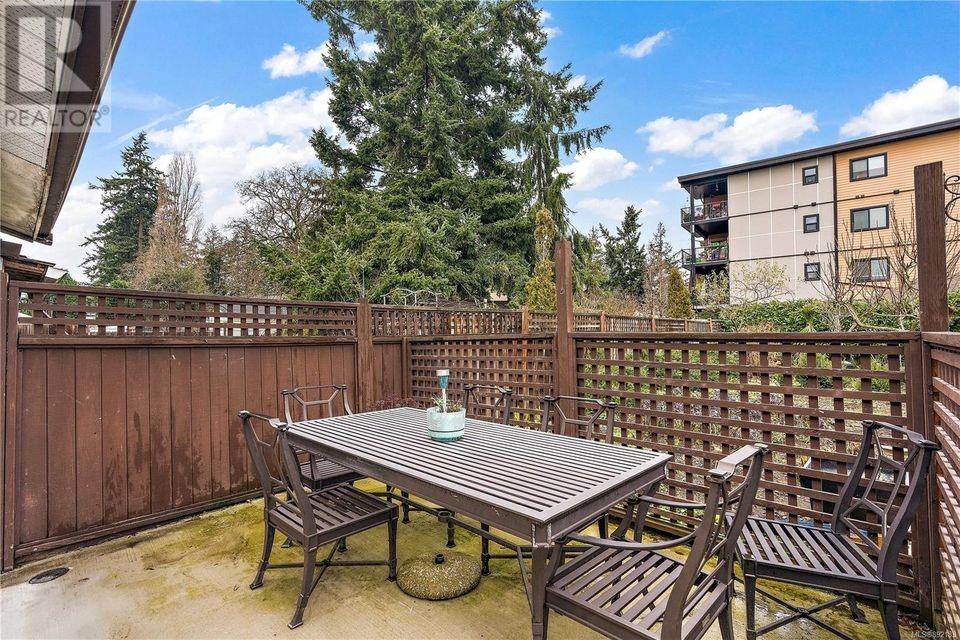 702 Danbrook Avenue - Photo 2 of 10