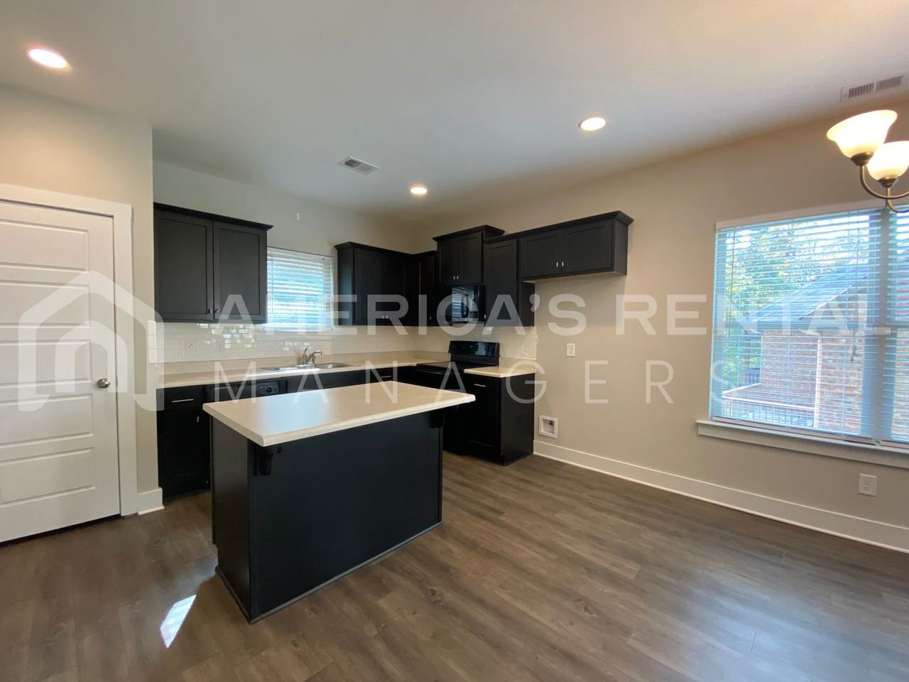 4245 Lochshire Ln - Photo 4 of 44