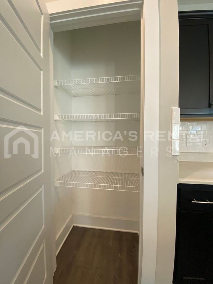 4245 Lochshire Ln - Photo 7 of 44