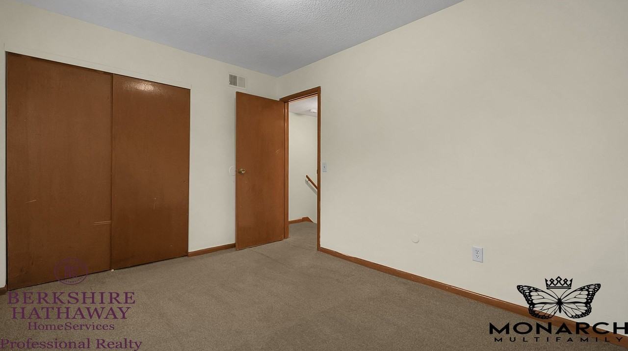 2 Bedroom Spacious Townhouse - Photo 4 of 25