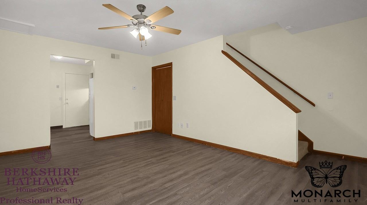 2 Bedroom Spacious Townhouse - Photo 5 of 25