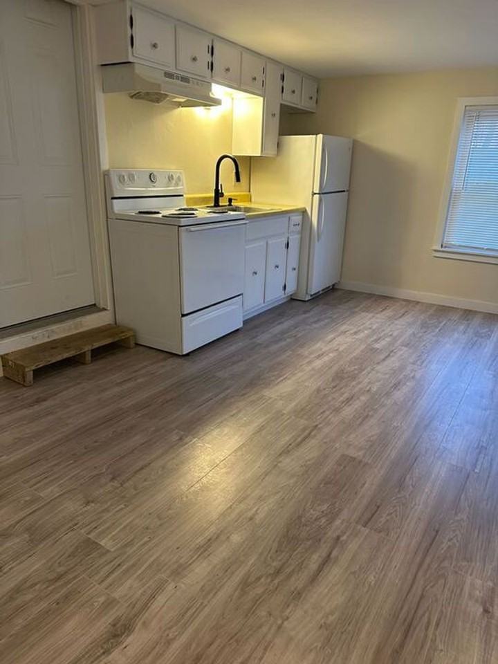 763 Main Street - Photo 3 of 6