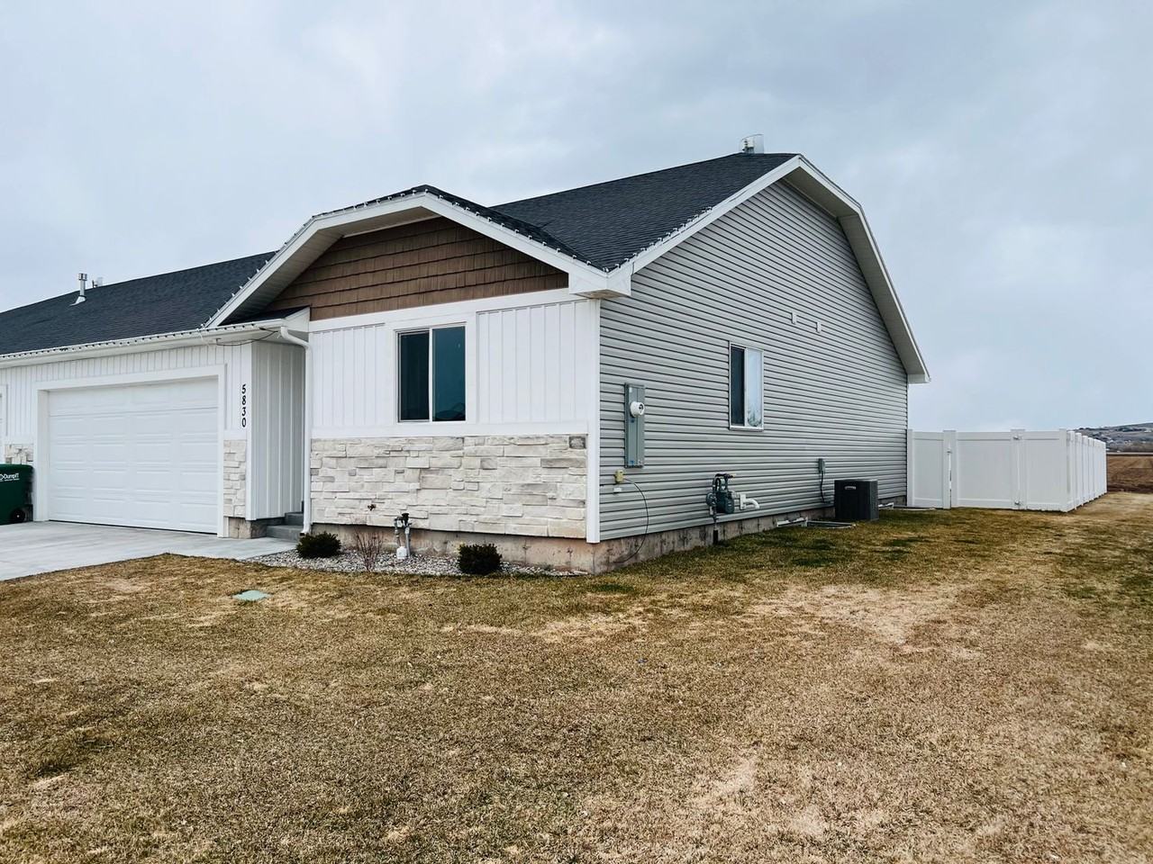 5830 Rammell Rd - Photo 2 of 24
