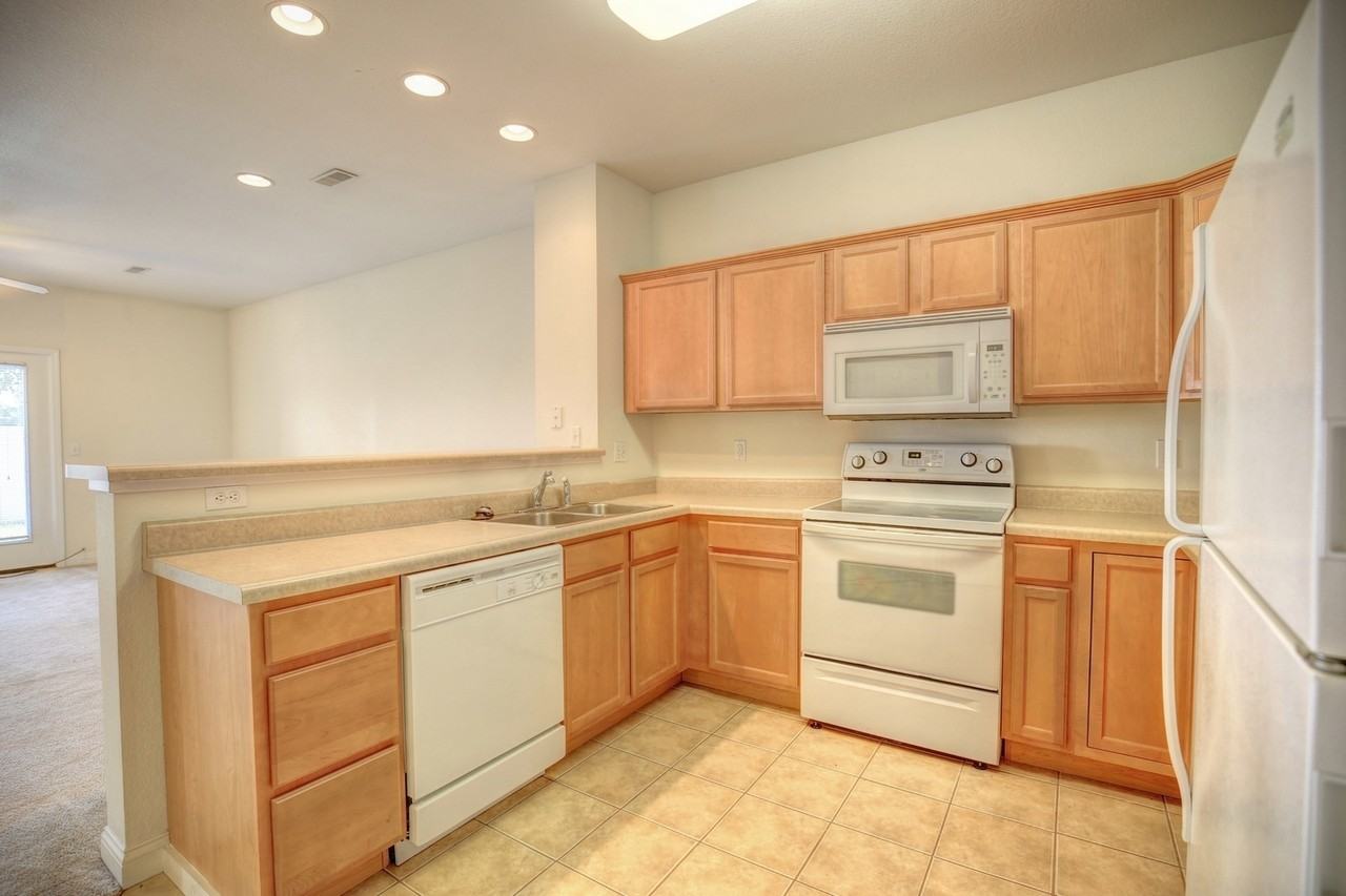 Prestwick Point Apartments - Photo 3 of 37