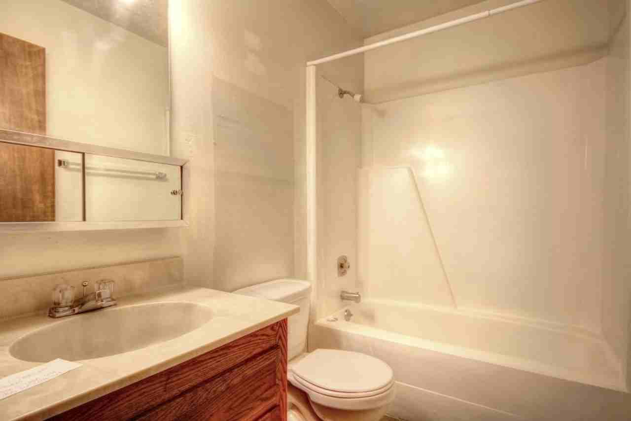 2502 Myers Ct - Photo 3 of 10