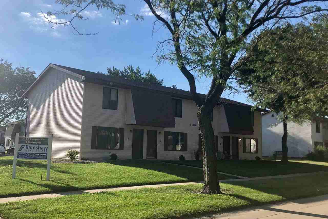 2404LE - Photo 2 of 8