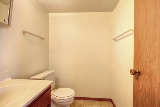 2525LE - Photo 4 of 9