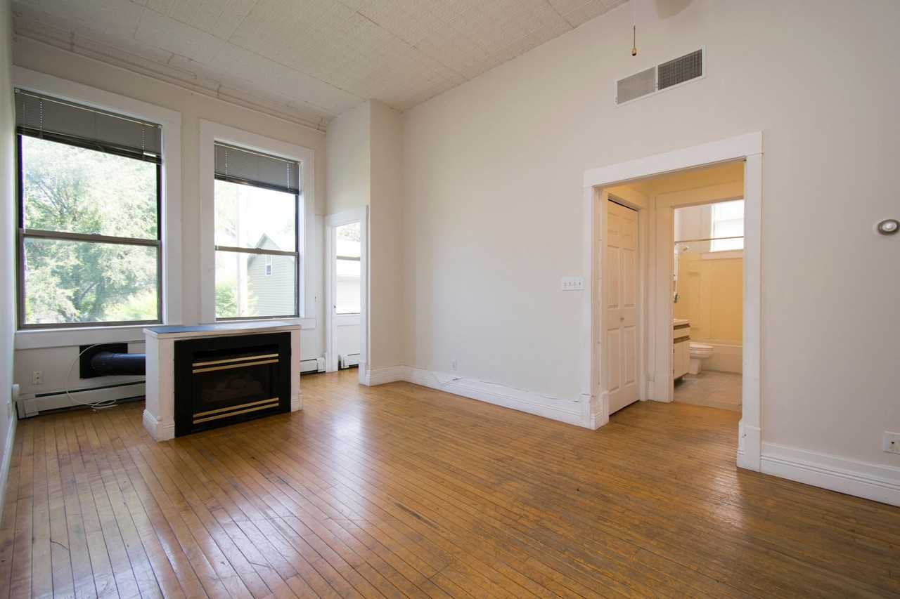 202COL - Photo 3 of 44