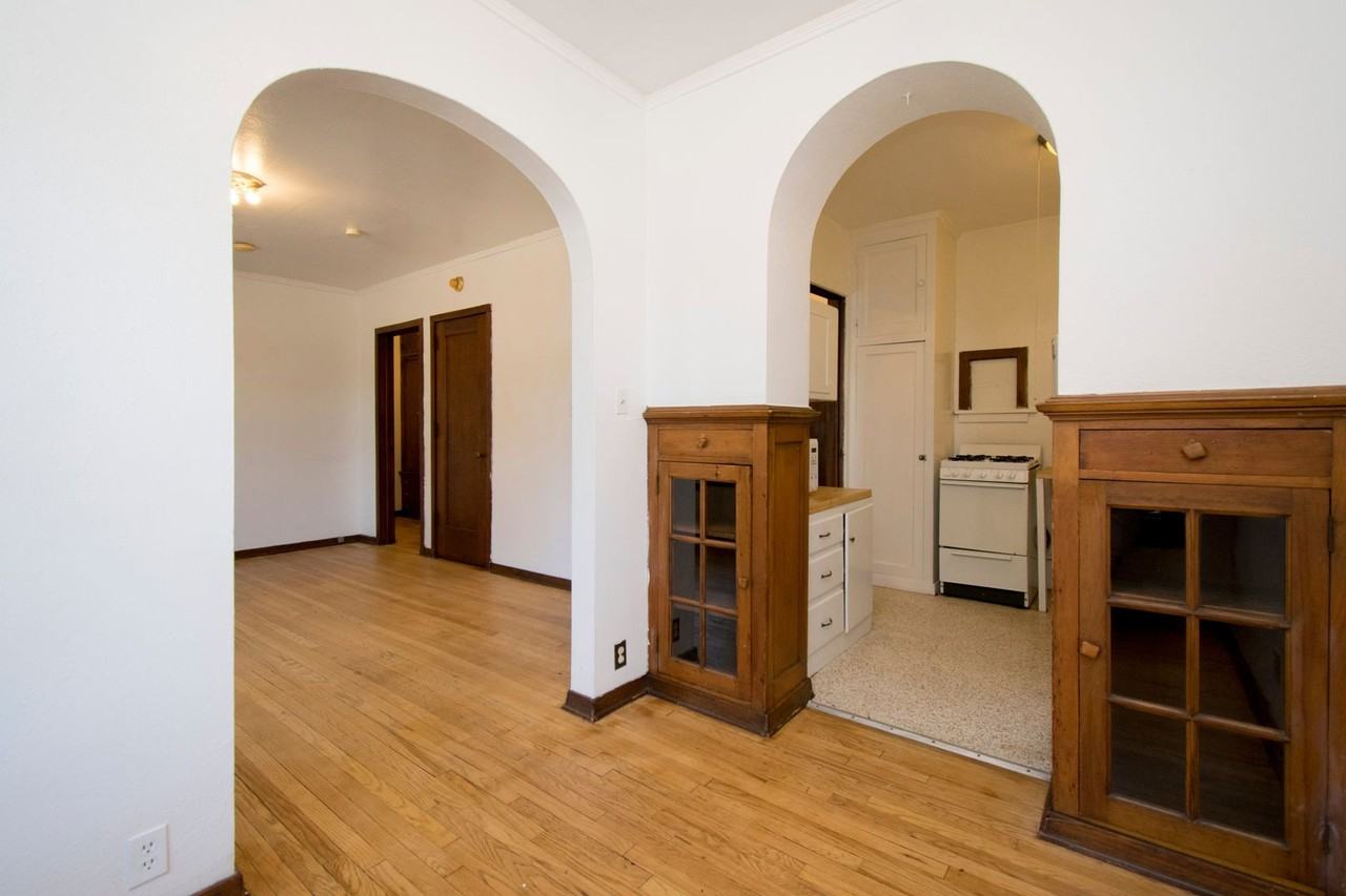 402RAC - Photo 2 of 37