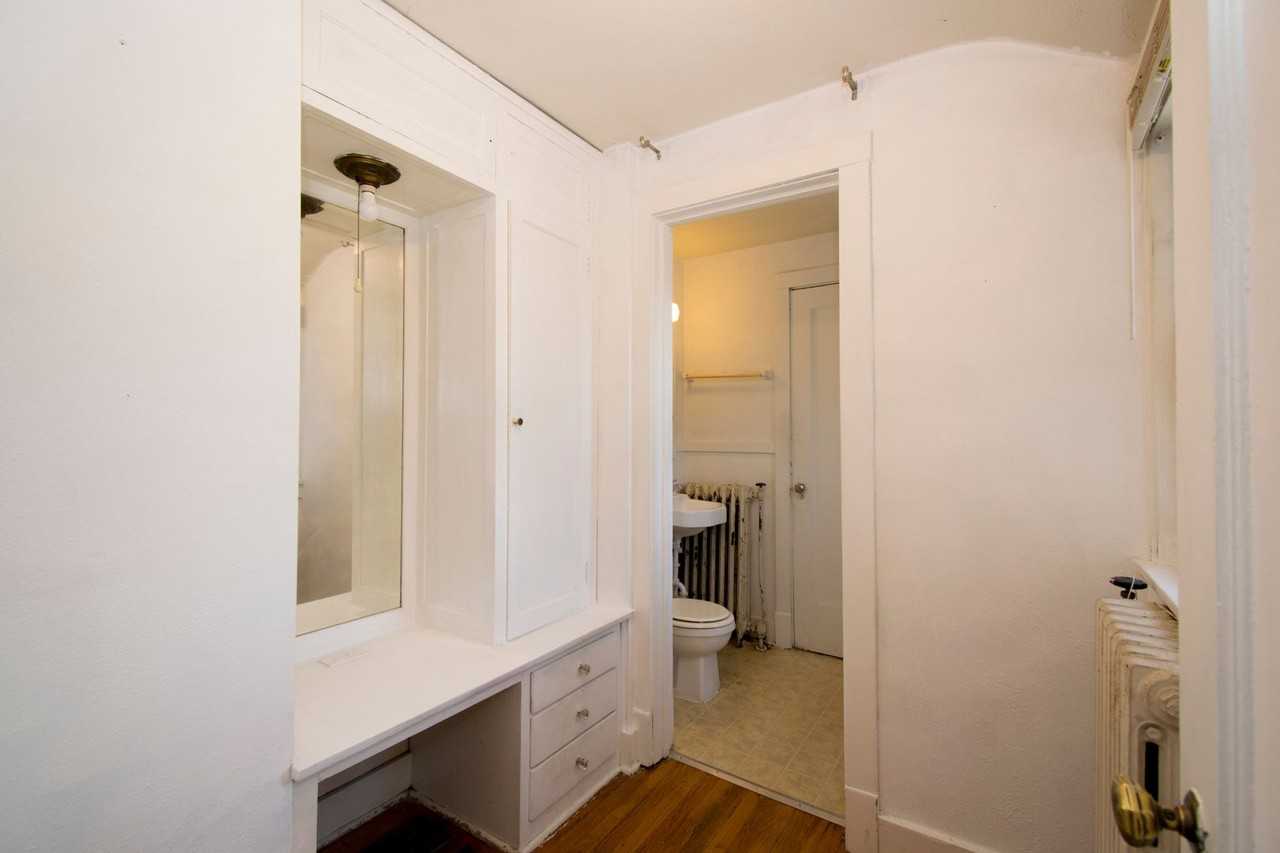 402RAC - Photo 3 of 13