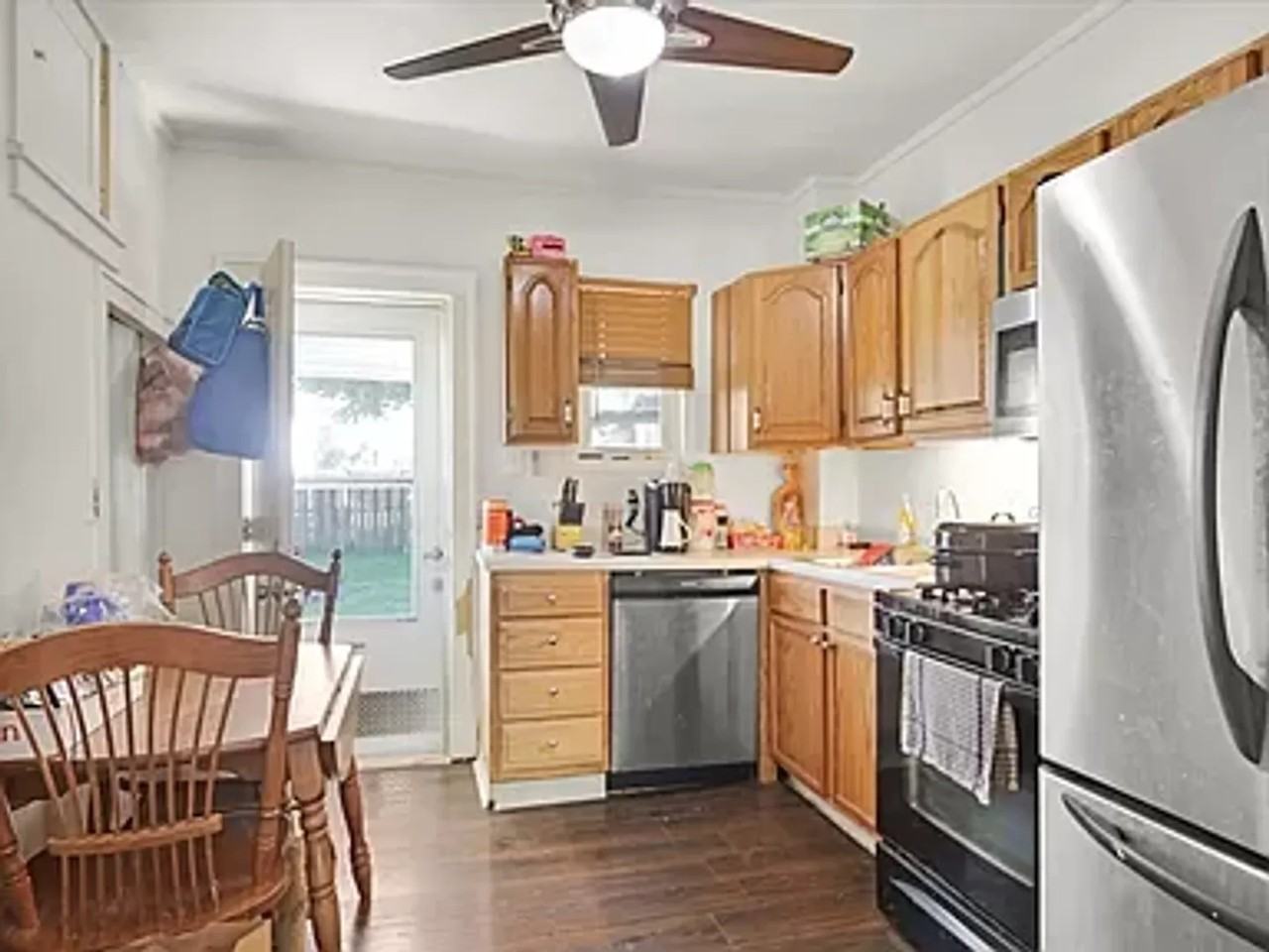 1404 S Center St - Photo 3 of 5