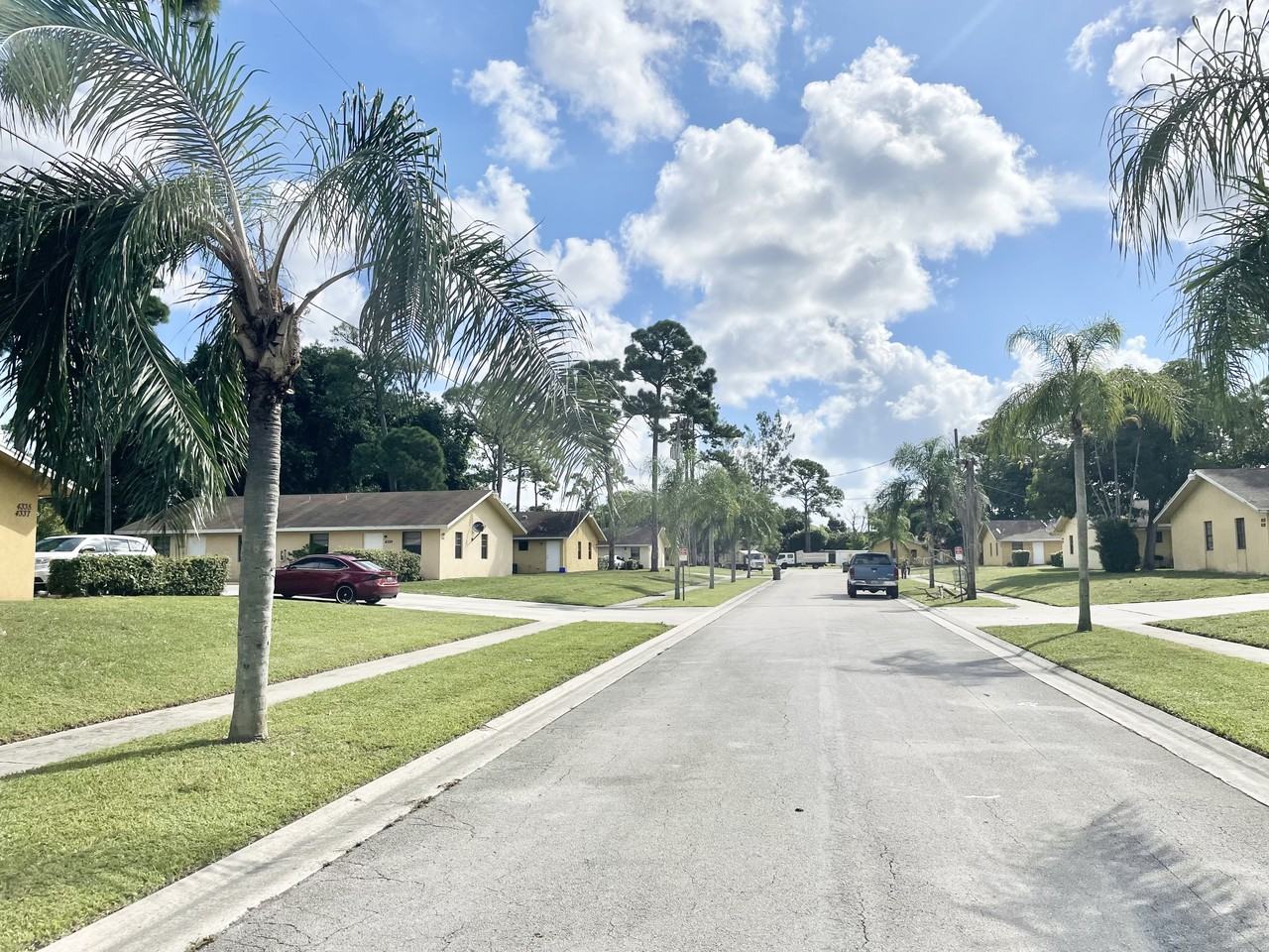 Ball Park Apartment - Photo 2 of 3