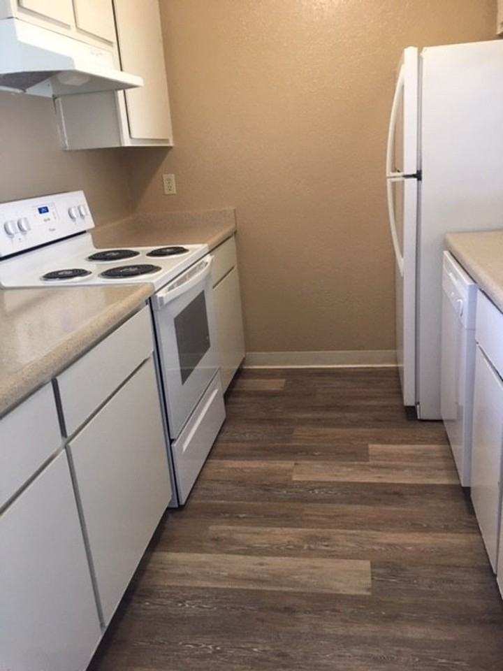 802 W. Weber Ave. - Photo 7 of 11