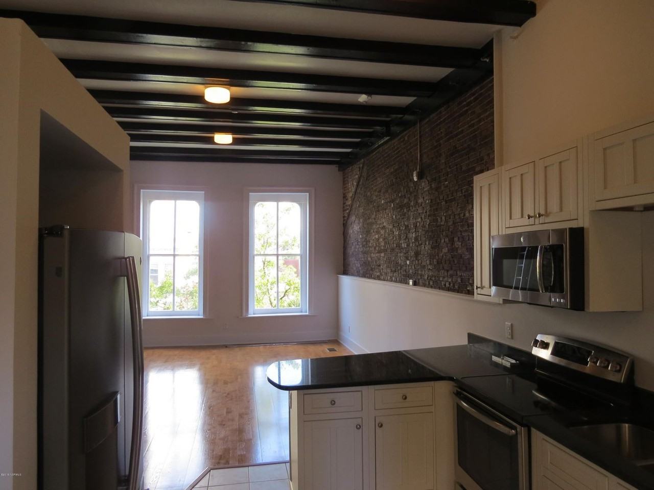 108 Market St - Photo 2 of 13