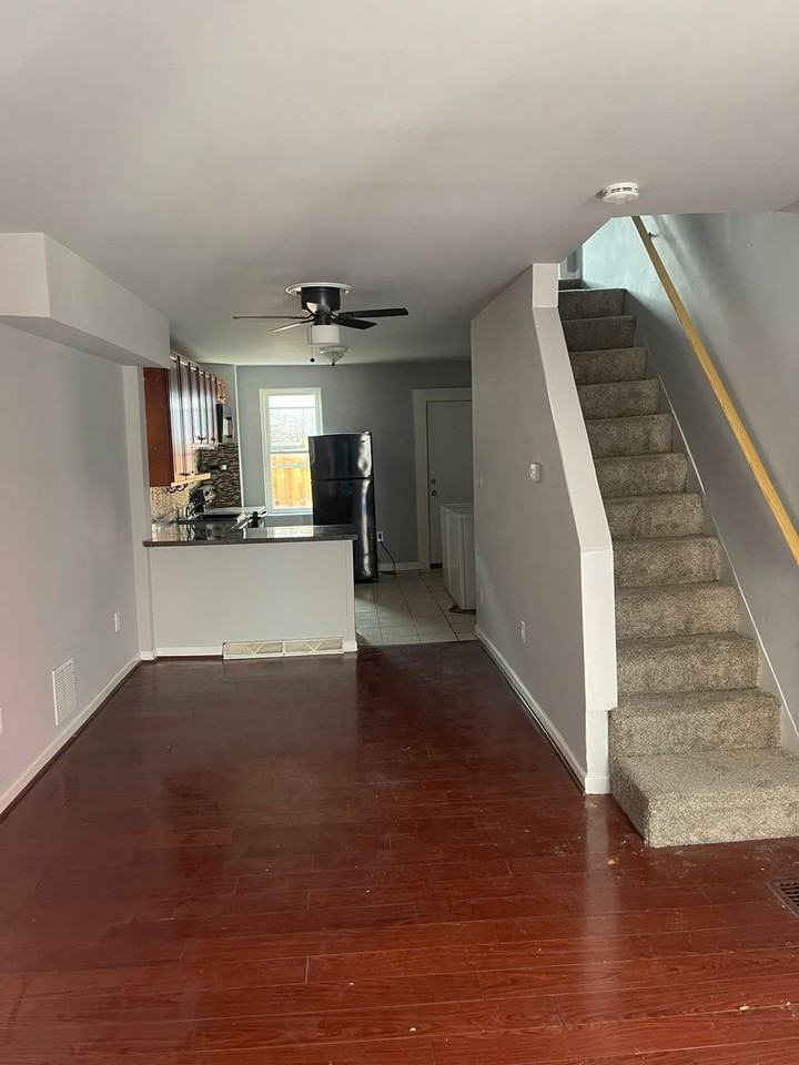 1810 N Chapel St - Photo 2 of 9