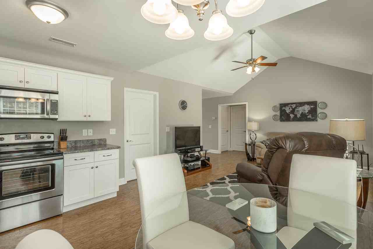 2021 Short Leaf Ln - Photo 3 of 41