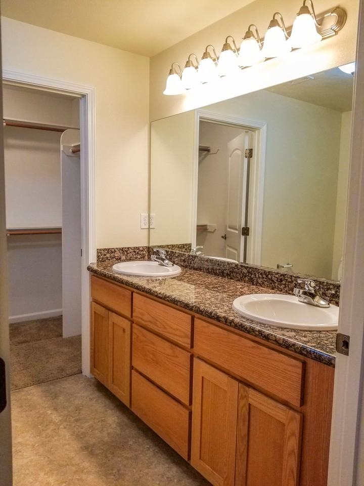 2517 Corona Ave #A - Photo 4 of 13