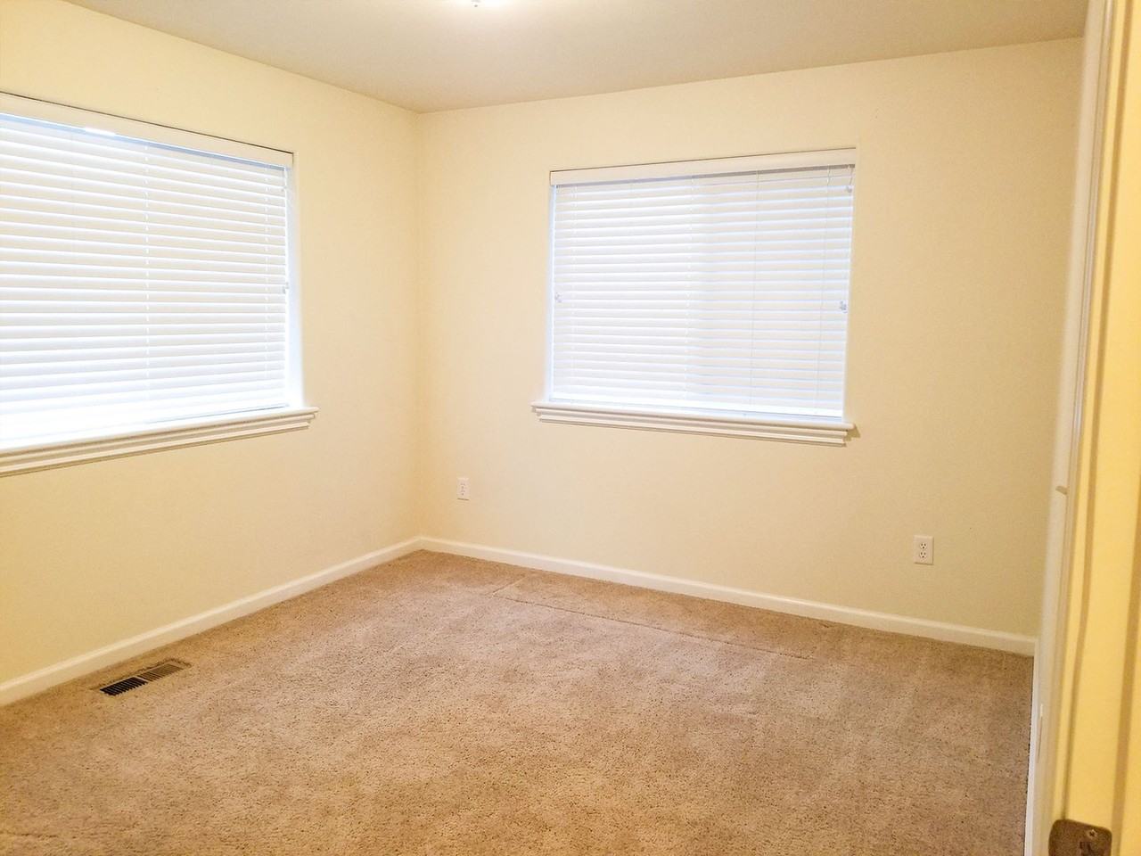 2517 Corona Ave #A - Photo 6 of 13