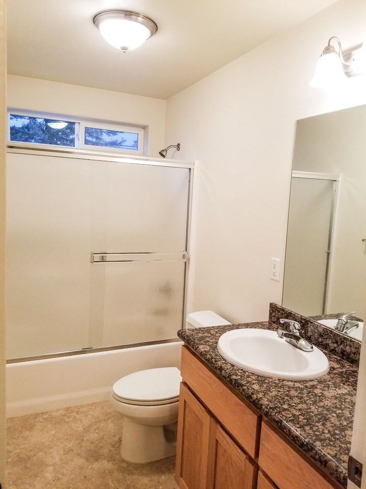 2517 Corona Ave #A - Photo 7 of 13