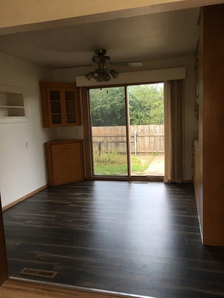 643 Burbank Ave - Photo 3 of 13