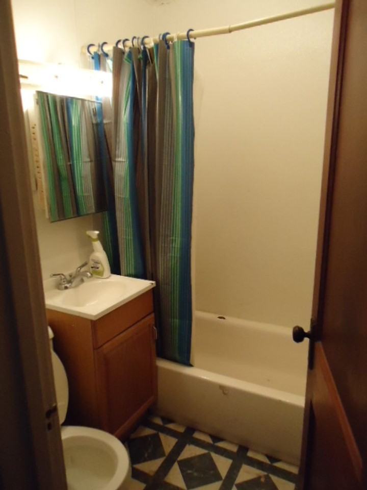 1033 Kern St - Photo 2 of 6