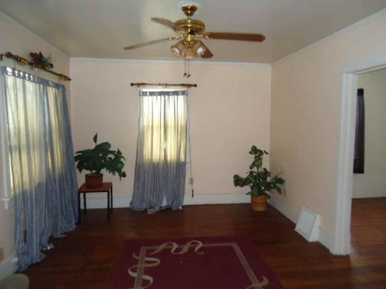 1033 Kern St - Photo 5 of 6