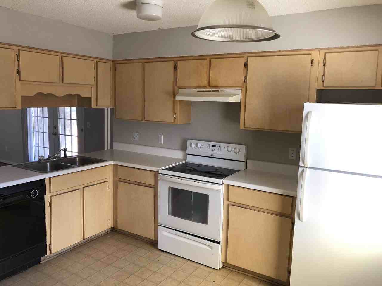912 Granger Dr - Photo 6 of 13