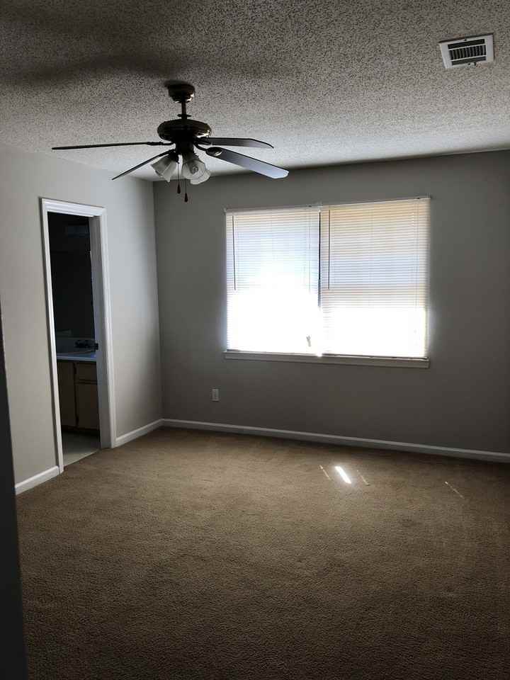 912 Granger Dr - Photo 7 of 13