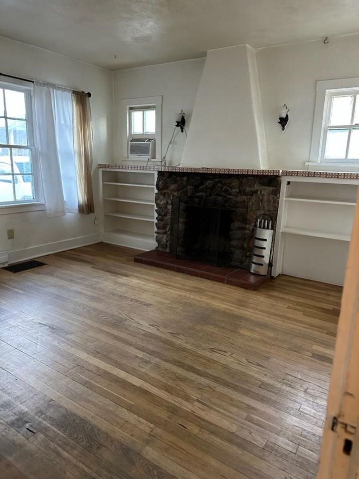 218 Mckenzie St #C - Photo 3 of 19