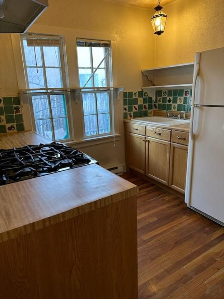 218 Mckenzie St #C - Photo 5 of 19