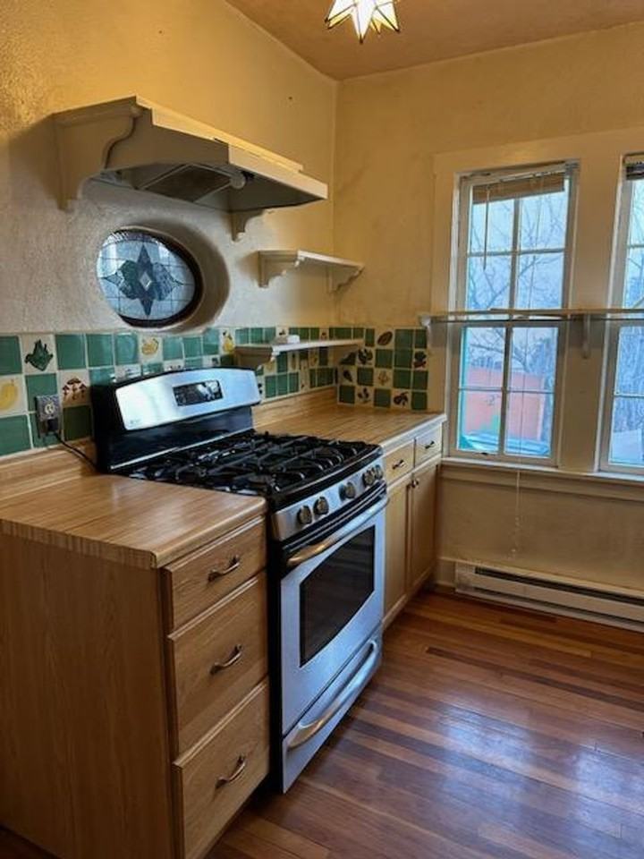 218 Mckenzie St #C - Photo 6 of 19