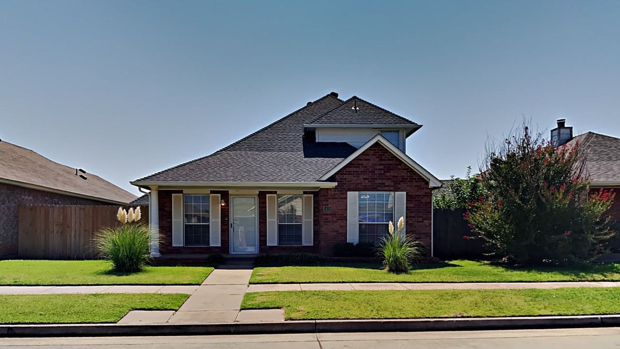 1400 Sw 23rd St - Photo 2 of 21