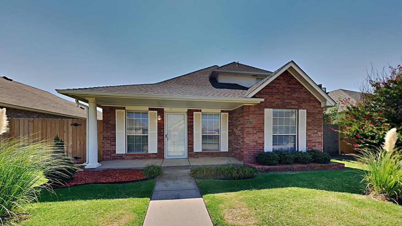 1400 Sw 23rd St - Photo 3 of 21