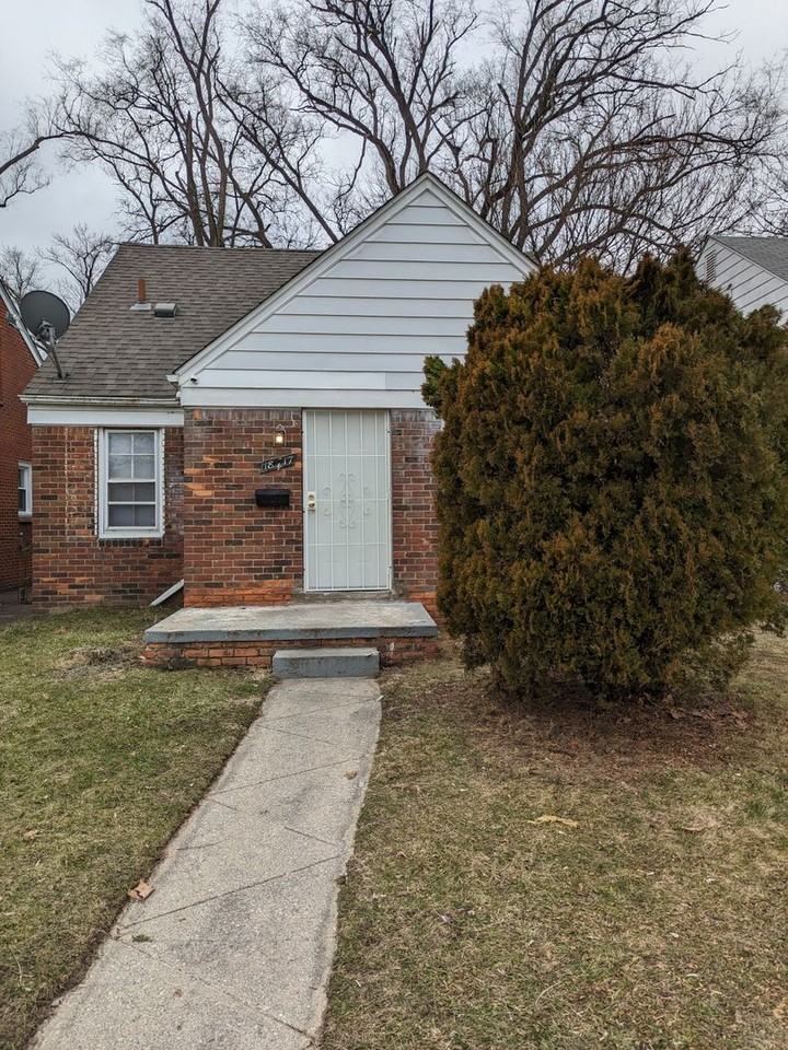 18417 Glastonbury Rd - Photo 2 of 26