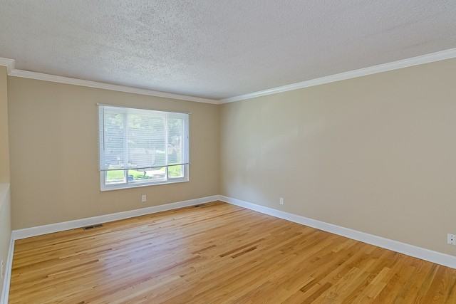 2135 Winewood Ave - Photo 4 of 18