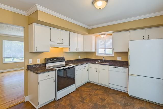 2135 Winewood Ave - Photo 7 of 18